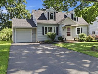 32 Traymore Road, Rochester, NY 14609