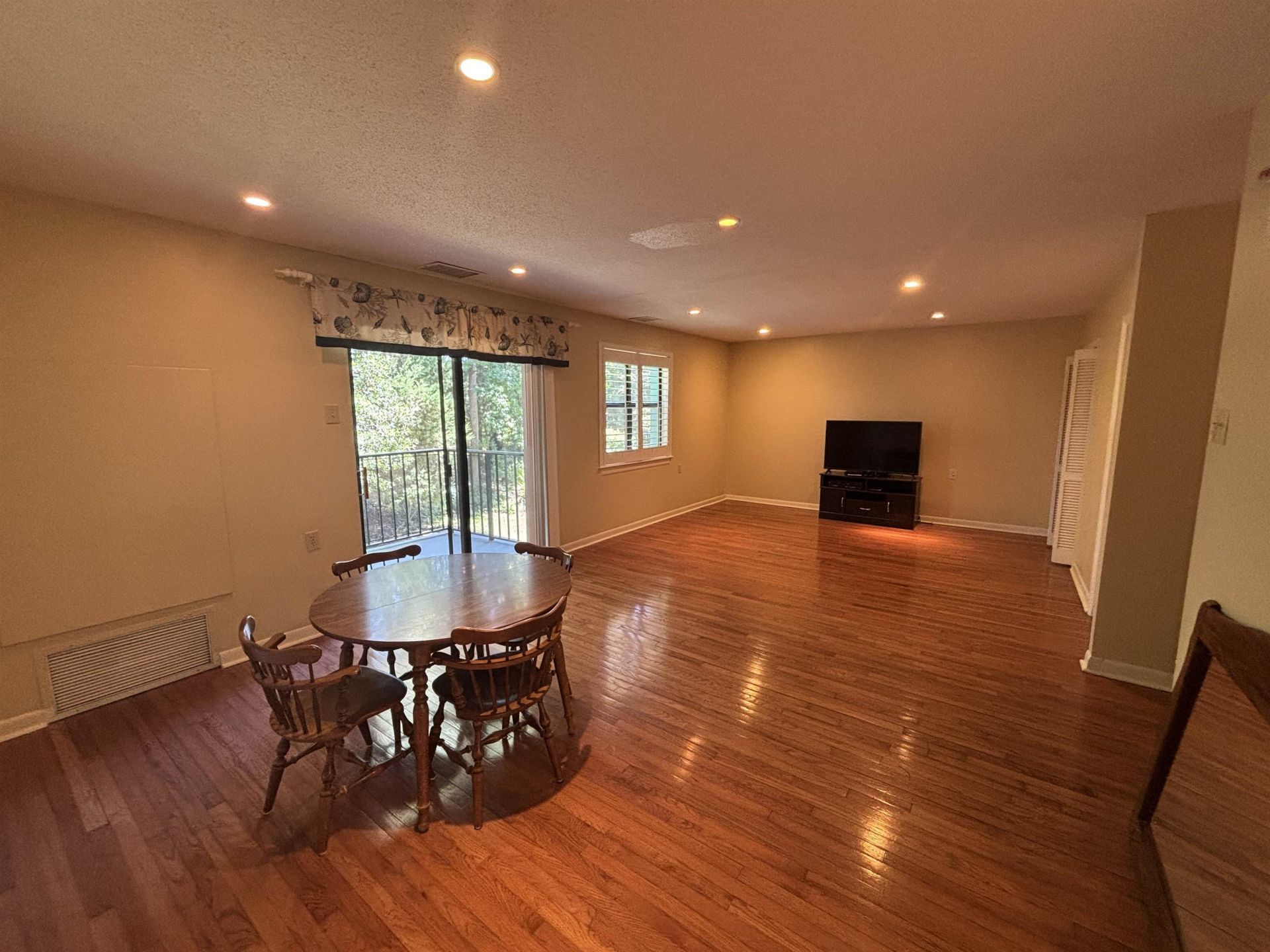 5001 Little River Rd.  Photo 4