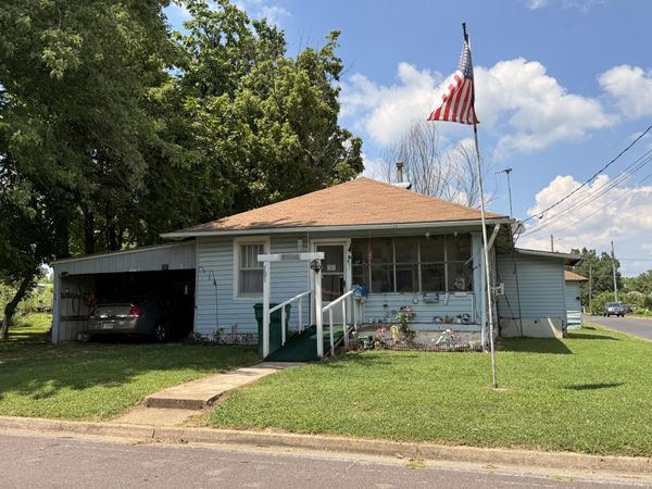 701 W Frisco Street , Mountain Grove, MO 65711