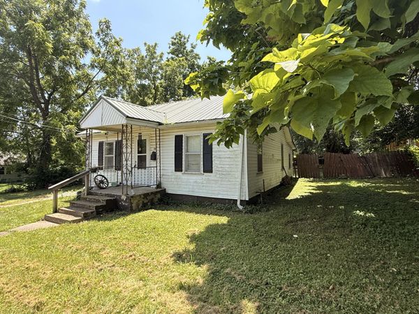 440 W 1st Street , Mountain Grove, MO 65711