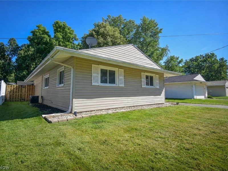 525 Abbyshire Drive, Berea, OH 44017 Photo 2