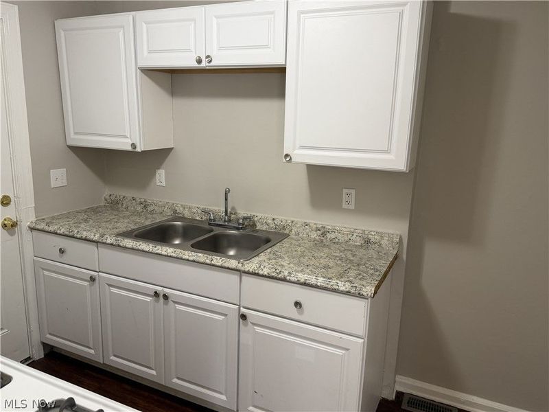 1542 E 256th Street, Euclid, OH 44132 Photo 8
