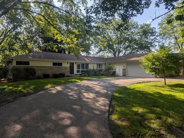 71 N ELA Road , Inverness, IL 60067