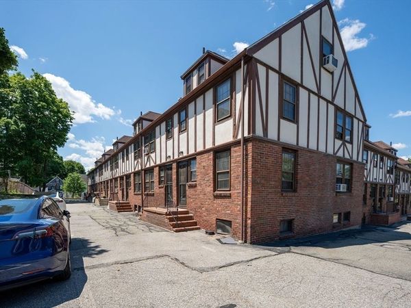 247 Washington St, Unit 11, Winchester, MA 01890