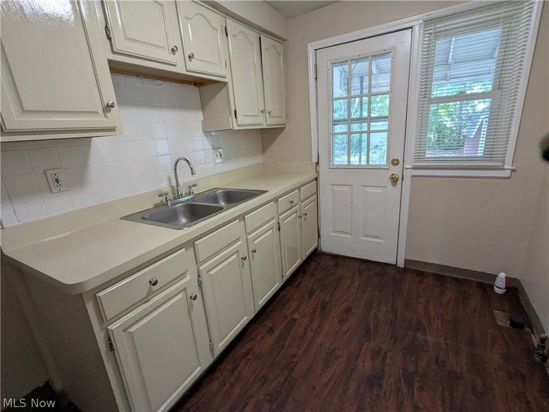 1540 E 256th Street, Euclid, OH 44132 Photo 10