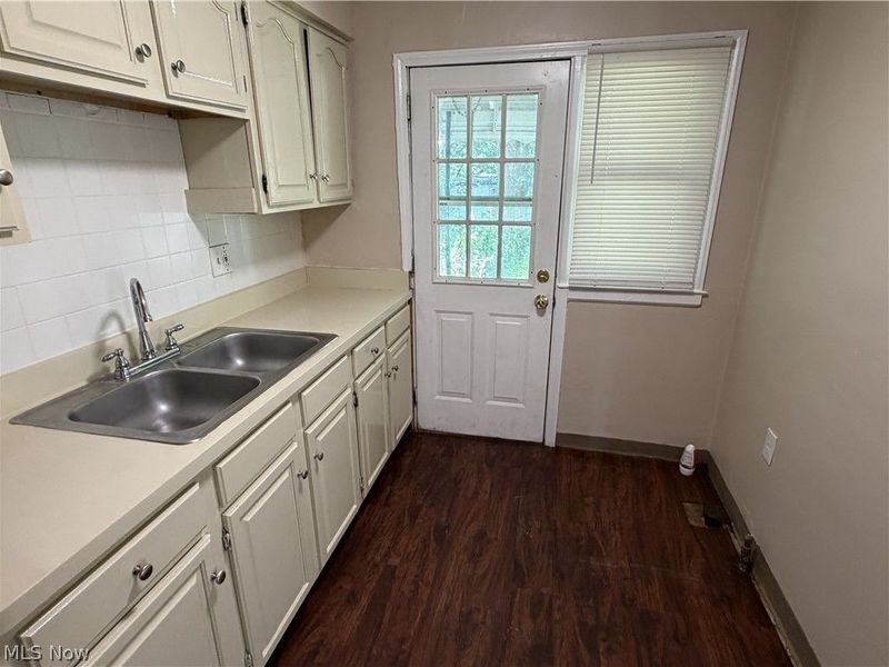 1540 E 256th Street, Euclid, OH 44132 Photo 9