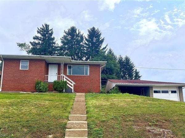 809 Delia Avenue , Martins Ferry, OH 43935