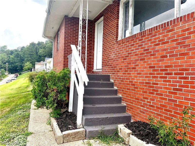 809 Delia Avenue, Martins Ferry, OH 43935 Photo 6