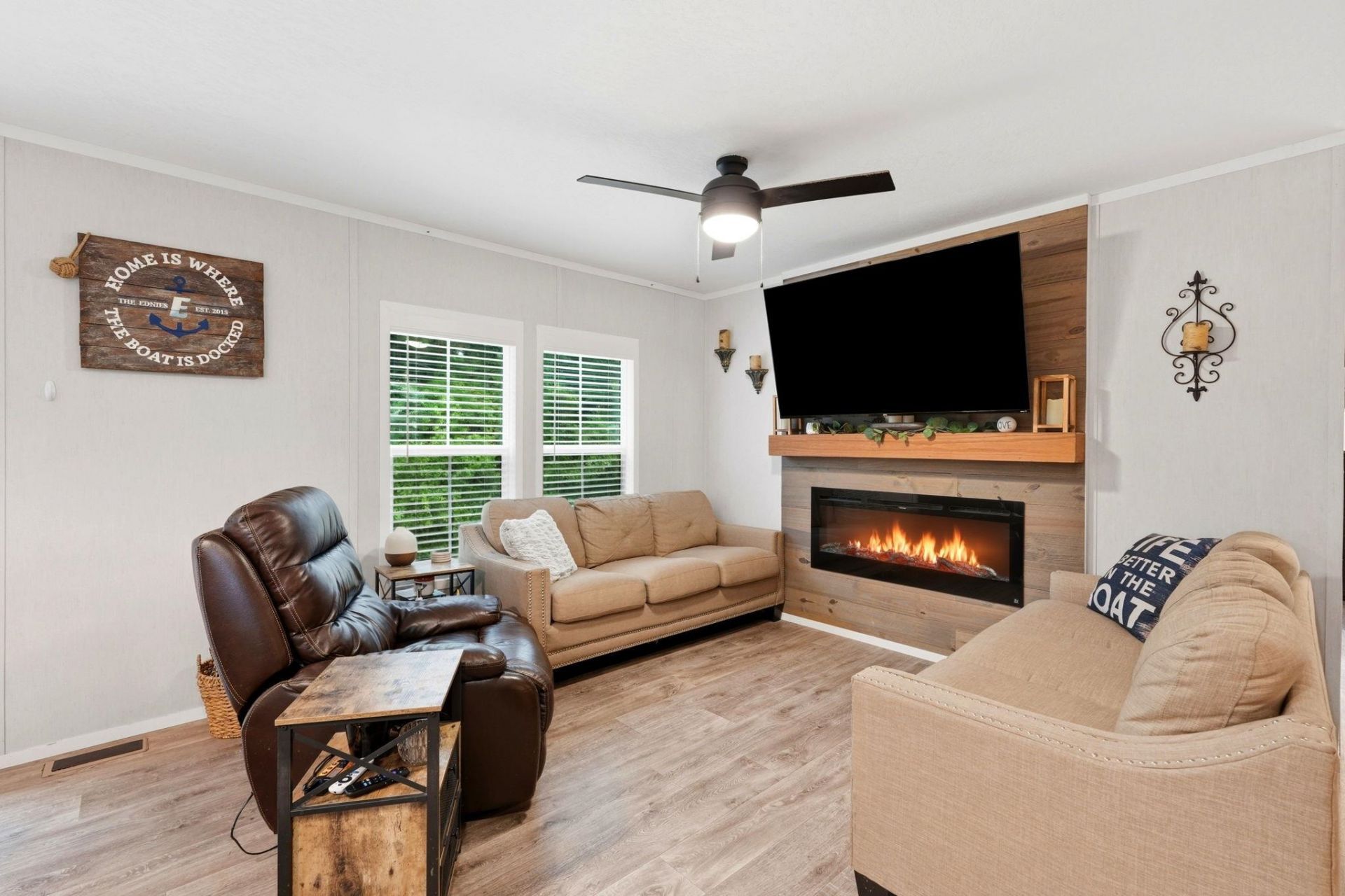 370 Edison Circle  Photo 14