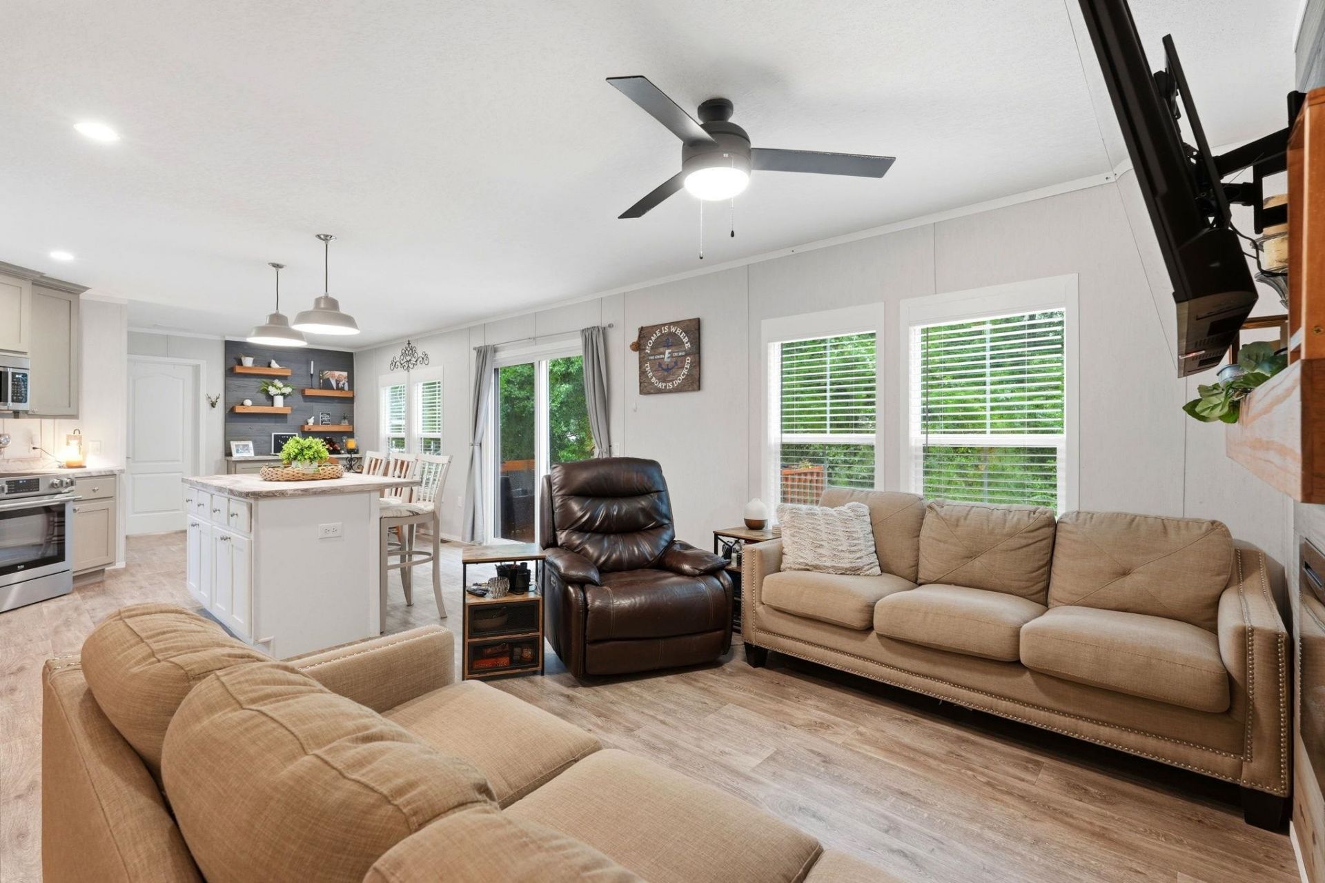 370 Edison Circle  Photo 15