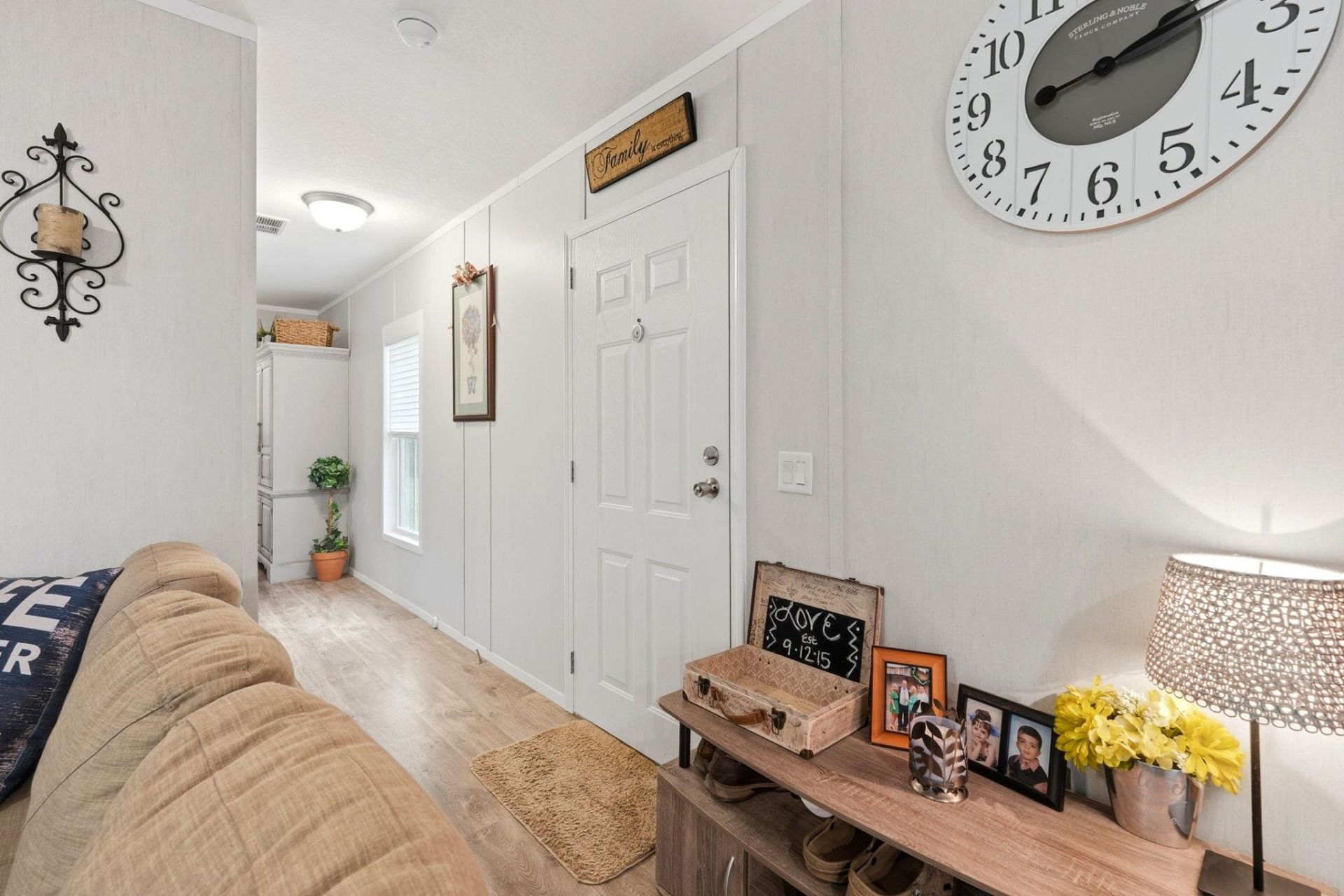370 Edison Circle  Photo 8