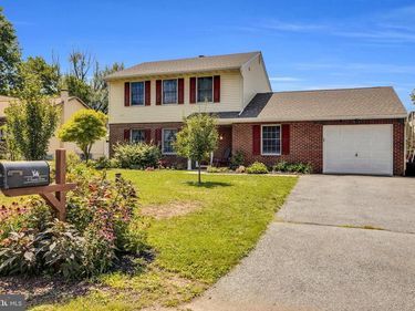 4 SUNSET DRIVE, DOUGLASSVILLE, PA 19518