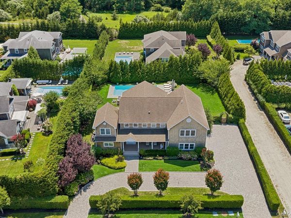 22 Summer Drive, Southampton, NY 11968