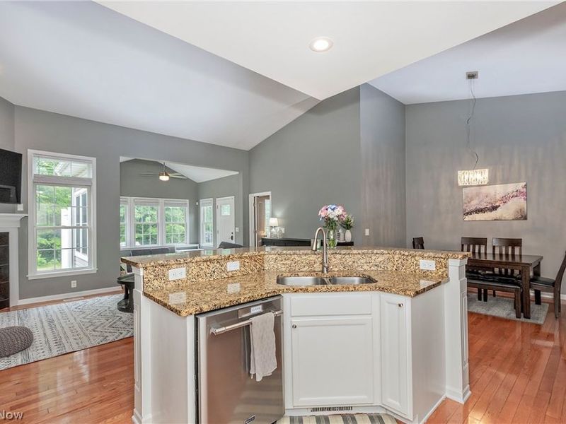 1012 Cutters Creek Drive, South Euclid, OH 44121 Photo 16