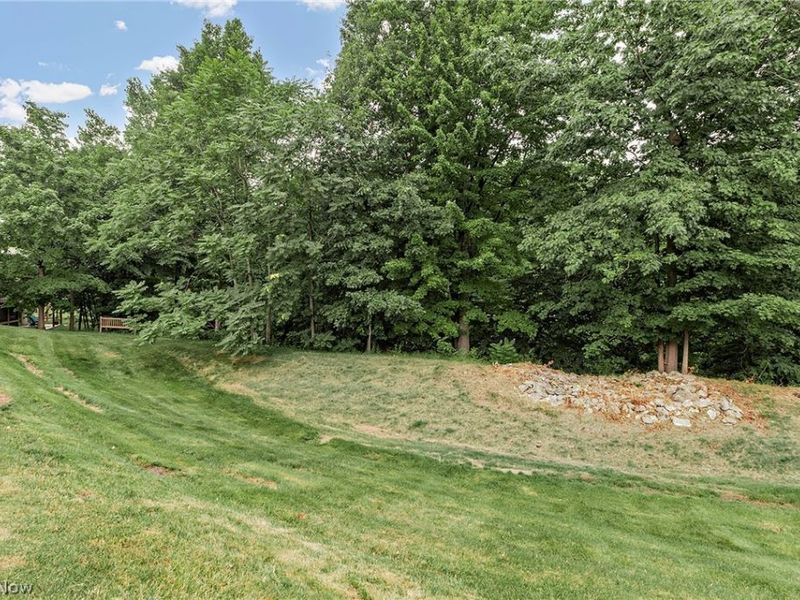 1012 Cutters Creek Drive, South Euclid, OH 44121 Photo 4