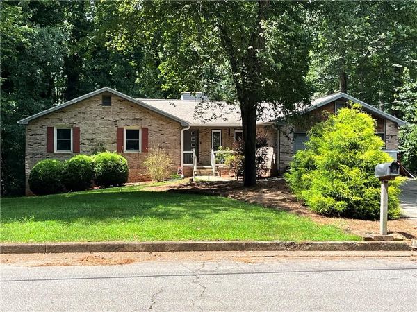 7970 Sweetwater Drive , Douglasville, GA 30135
