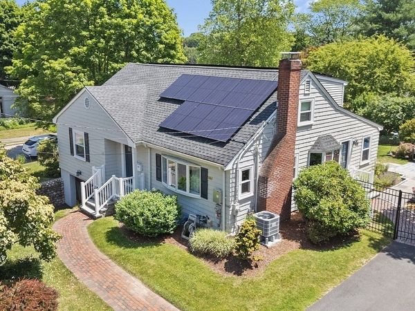 31 Smith Street, Waltham, MA 02451