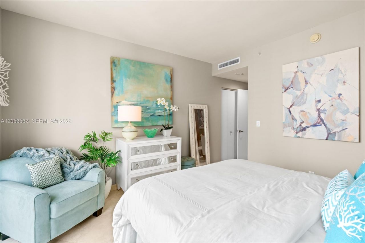 901 Brickell Key Blvd , Unit 2804, Miami, FL 33131 Photo