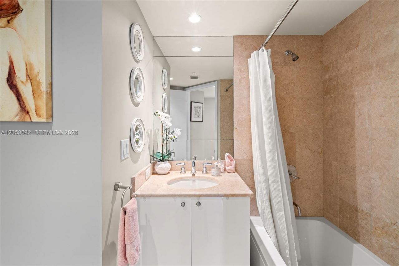 901 Brickell Key Blvd , Unit 2804, Miami, FL 33131 Photo