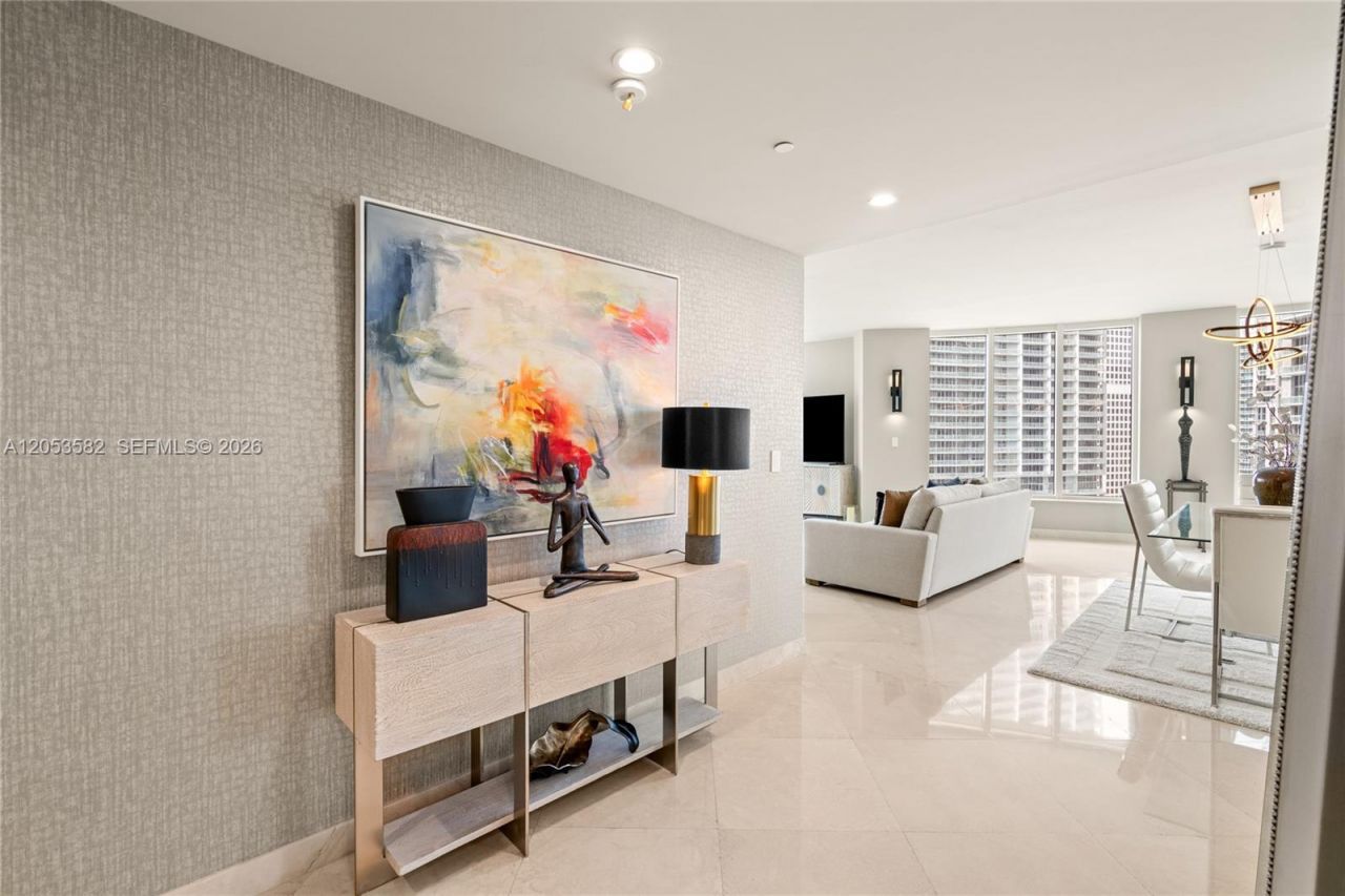 901 Brickell Key Blvd , Unit 2804, Miami, FL 33131 Photo