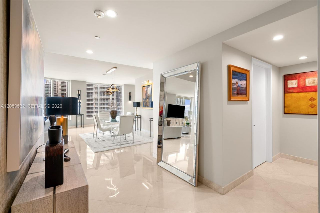 901 Brickell Key Blvd , Unit 2804, Miami, FL 33131 Photo