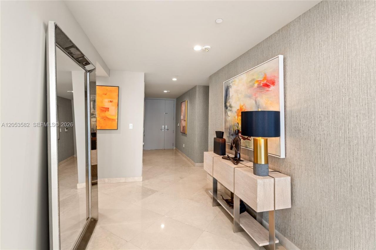 901 Brickell Key Blvd , Unit 2804, Miami, FL 33131 Photo