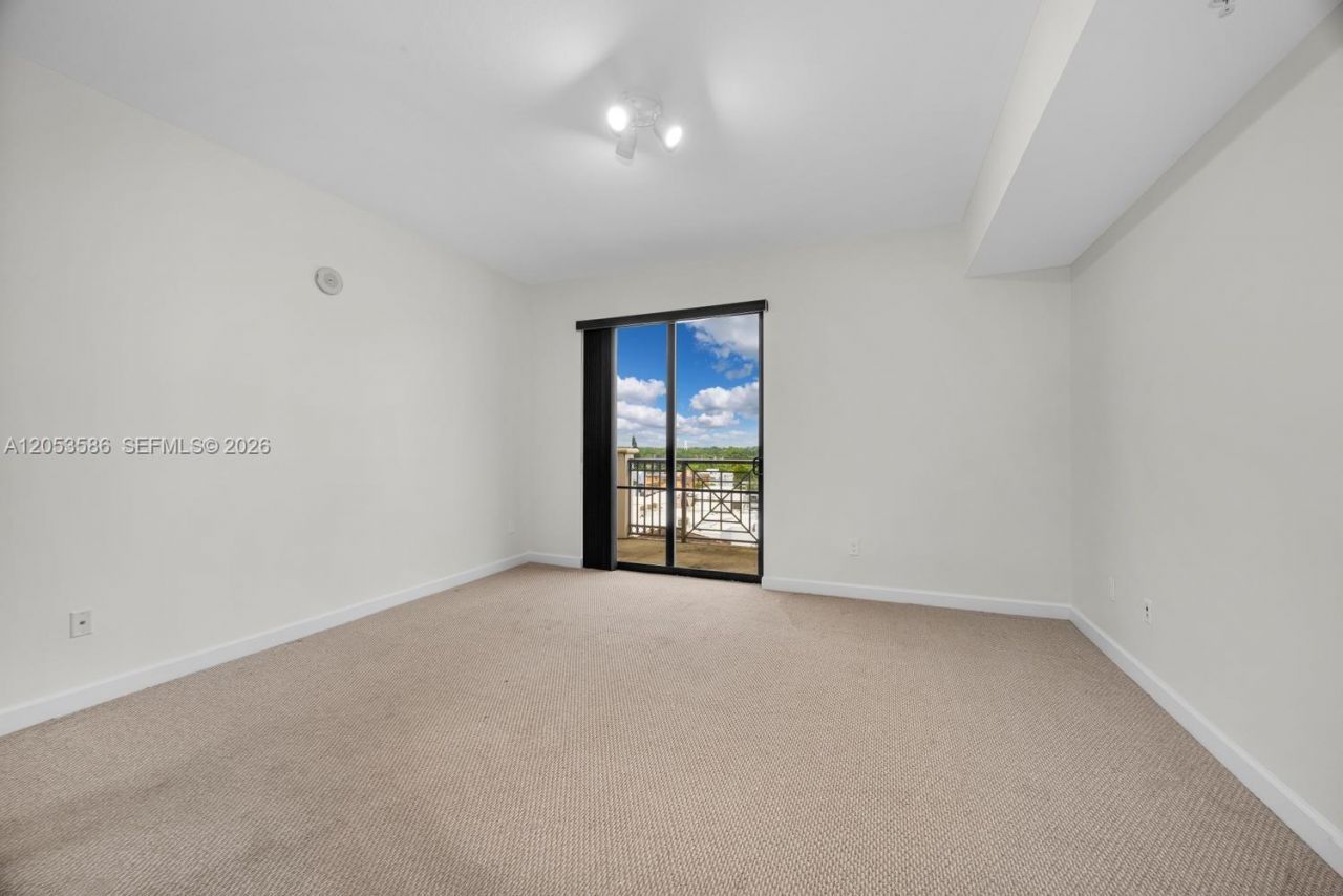 8390 SW 72nd Ave, Unit 708, Miami, FL 33143 Photo