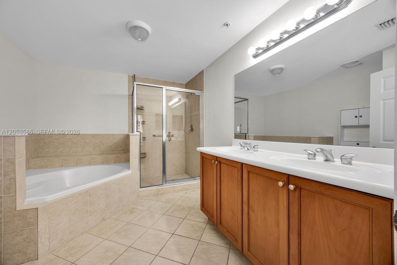 8390 SW 72nd Ave, Unit 708, Miami, FL 33143 Photo