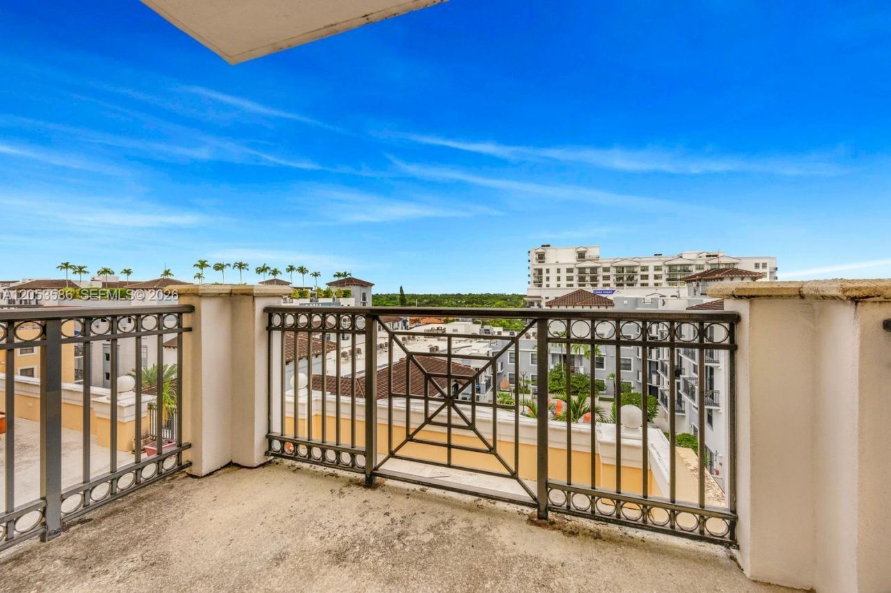 8390 SW 72nd Ave, Unit 708, Miami, FL 33143 Photo