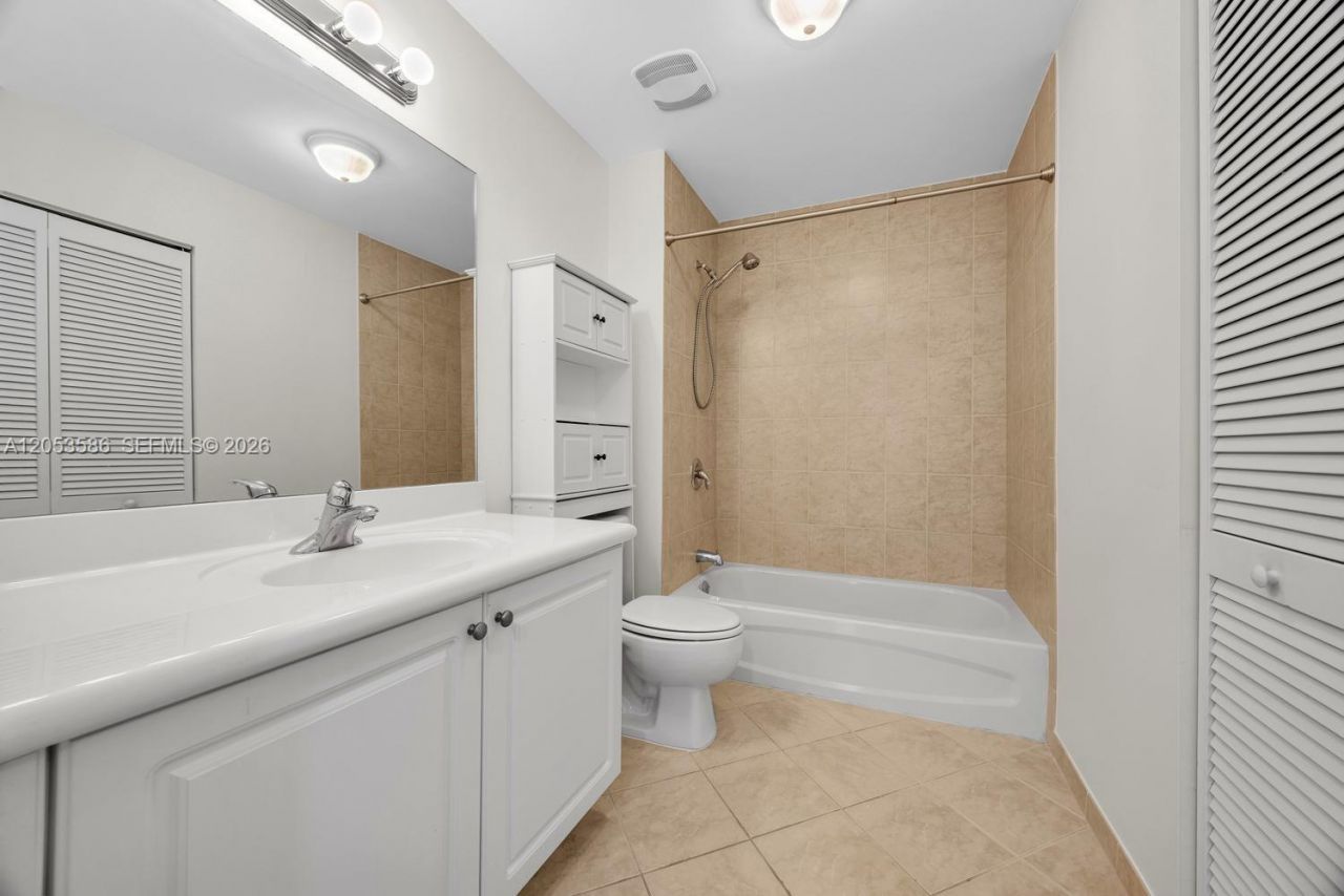 8390 SW 72nd Ave, Unit 708, Miami, FL 33143 Photo