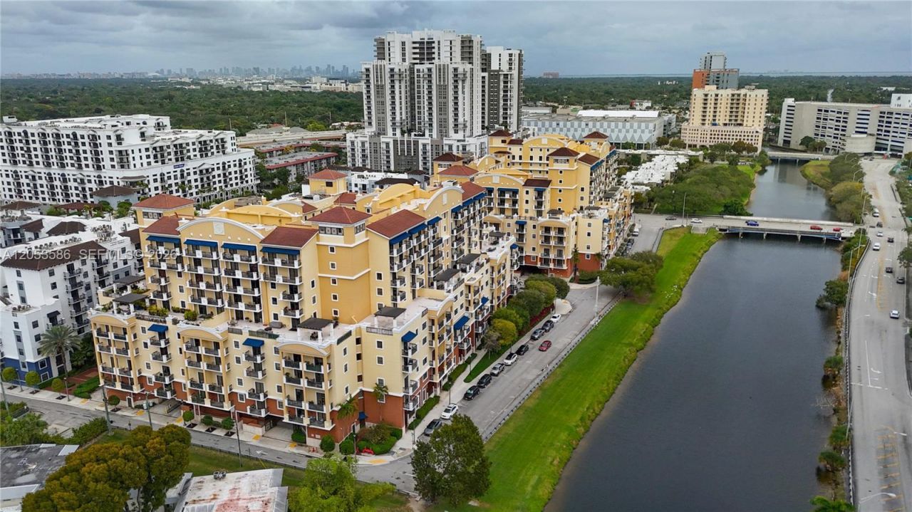 8390 SW 72nd Ave , Unit 708, Miami, FL 33143 Photo