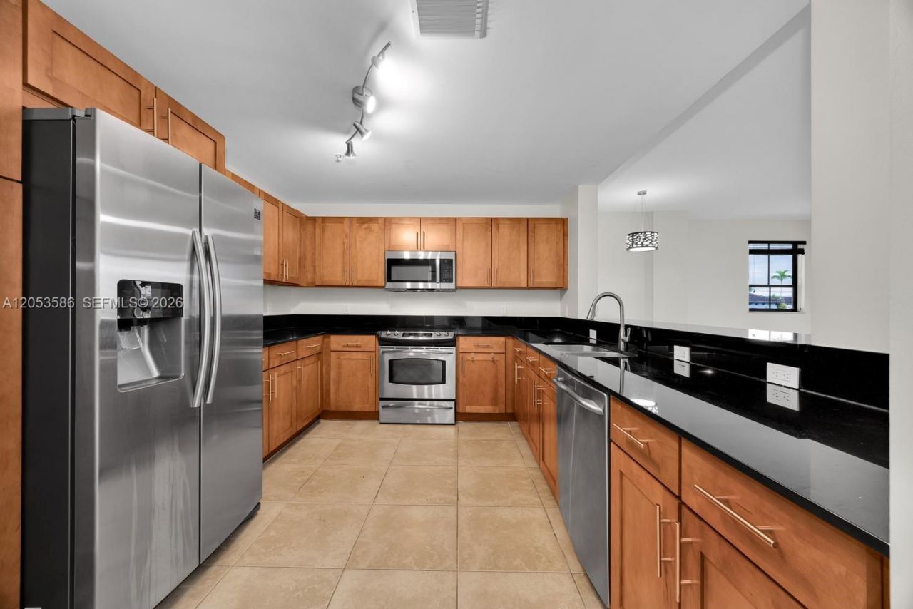 8390 SW 72nd Ave, Unit 708, Miami, FL 33143 Photo