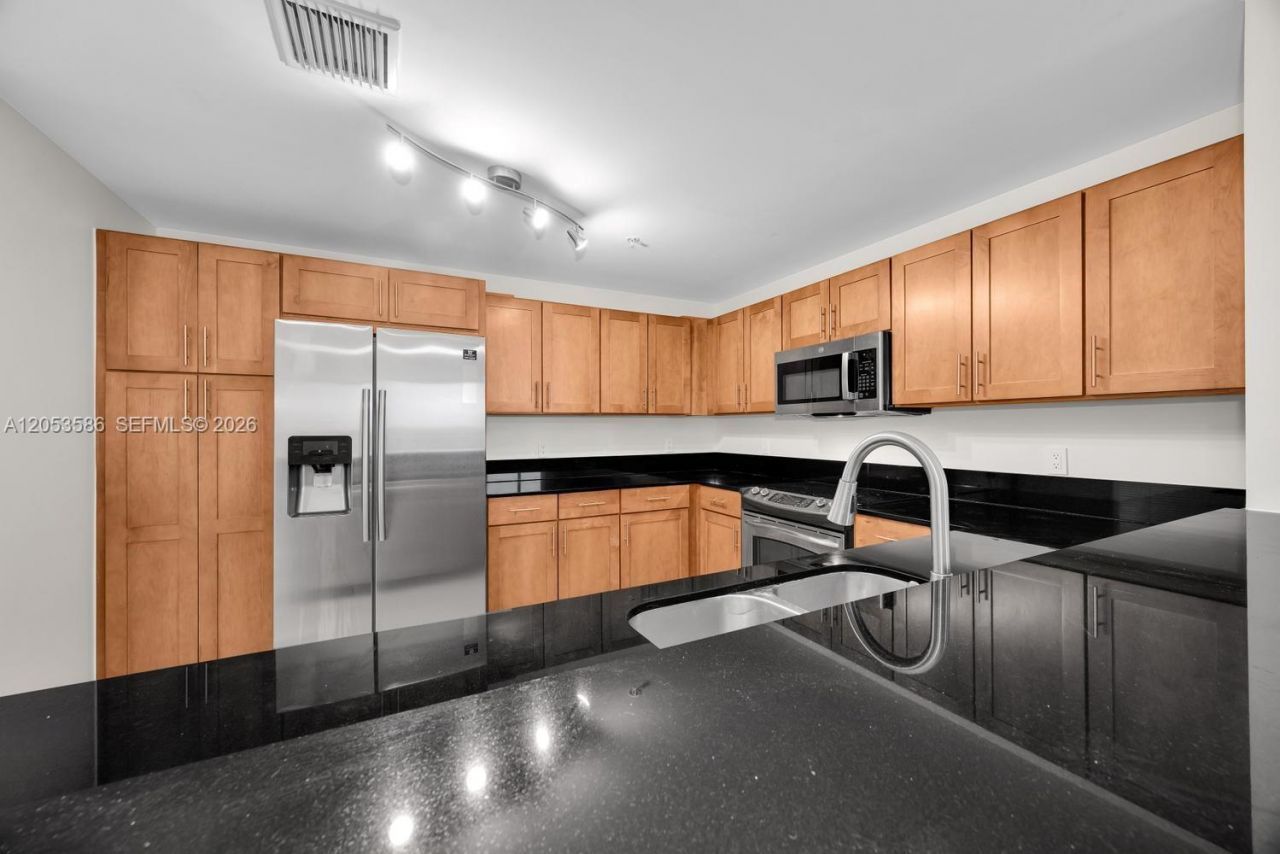 8390 SW 72nd Ave, Unit 708, Miami, FL 33143 Photo