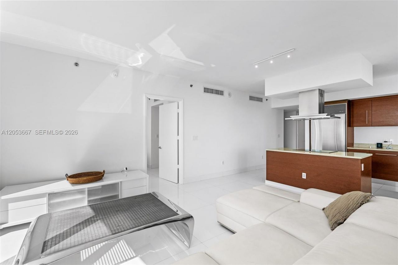 485 Brickell Ave , Unit 4410, Miami, FL 33131 Photo
