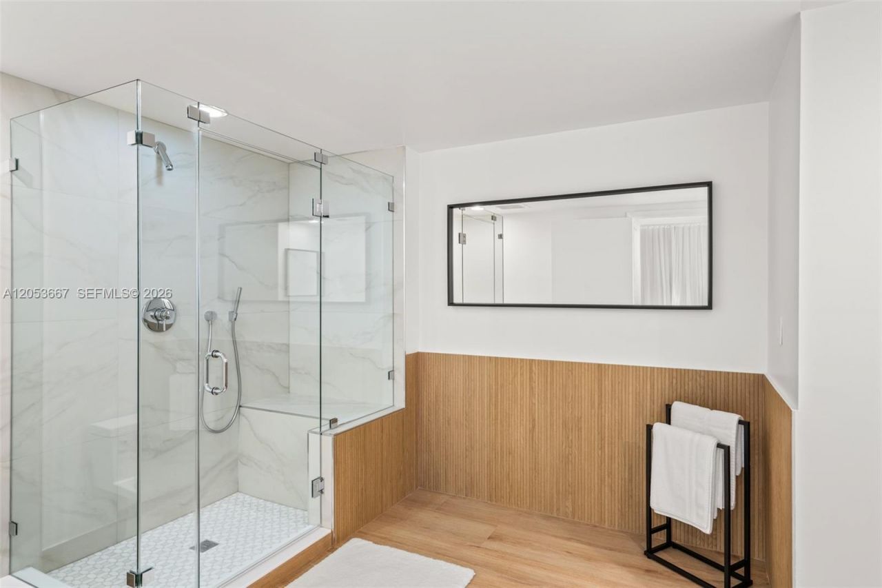 485 Brickell Ave , Unit 4410, Miami, FL 33131 Photo