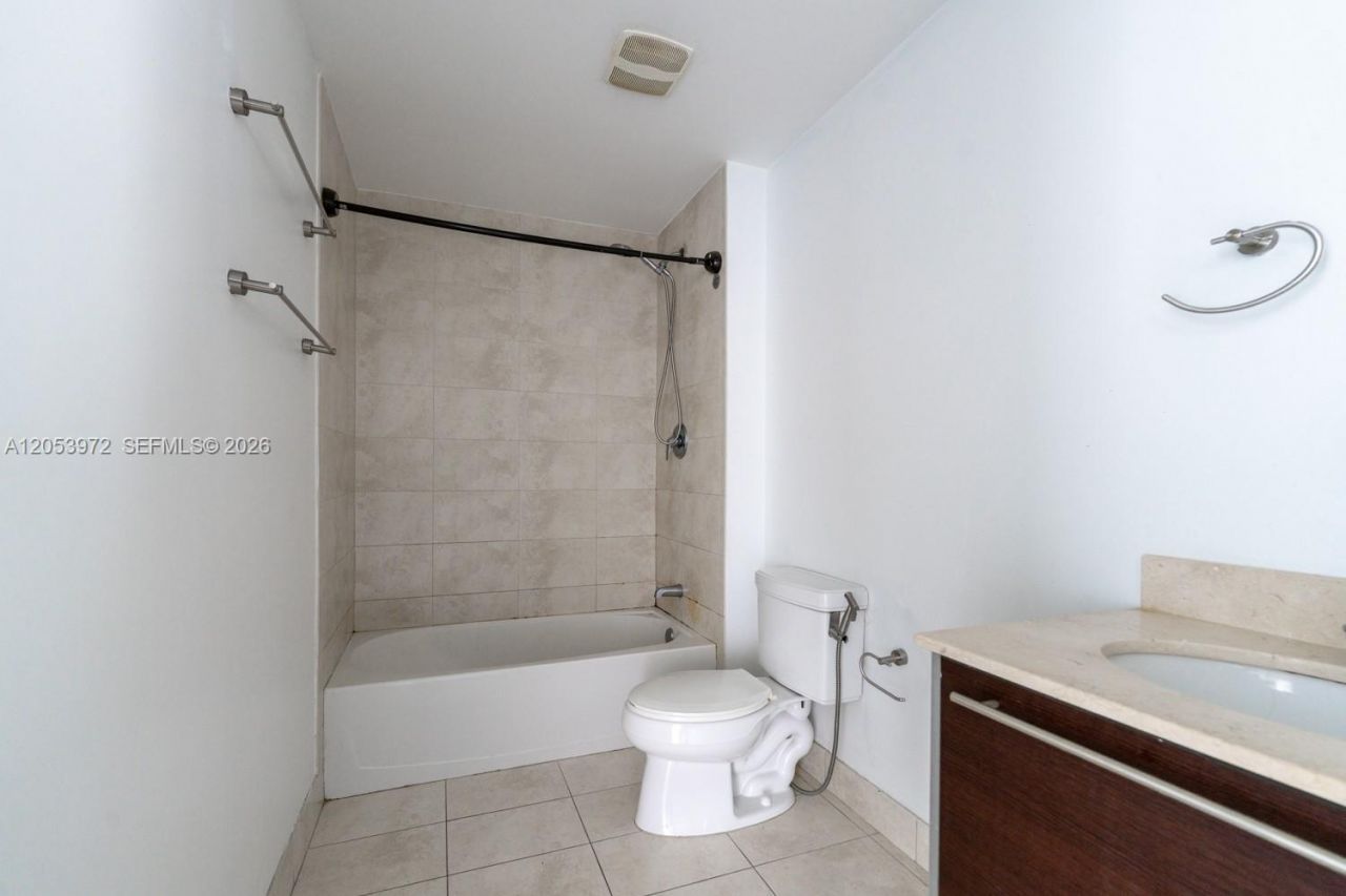 1900 N Bayshore Dr, Unit 3809, Miami, FL 33132 Photo