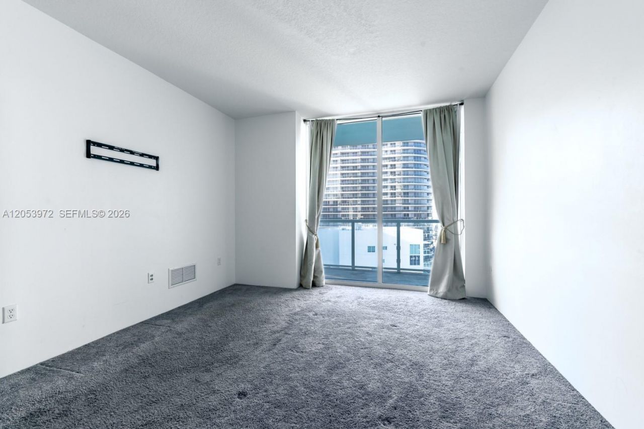 1900 N Bayshore Dr, Unit 3809, Miami, FL 33132 Photo