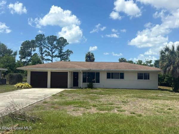 714 Magellan Drive , Sarasota, FL 34243