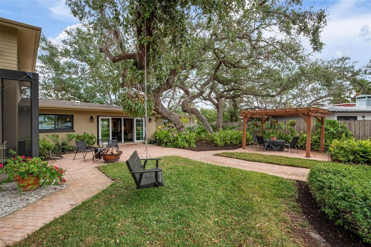 1827 Baywood Drive, Sarasota, FL 34231 Photo