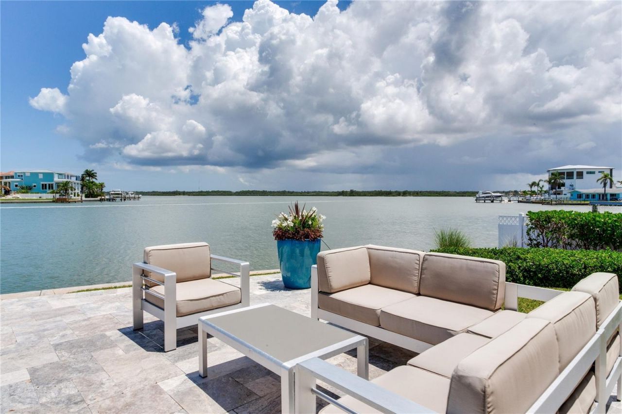 16117 4th Street E, Redington Beach, FL 33708 Photo