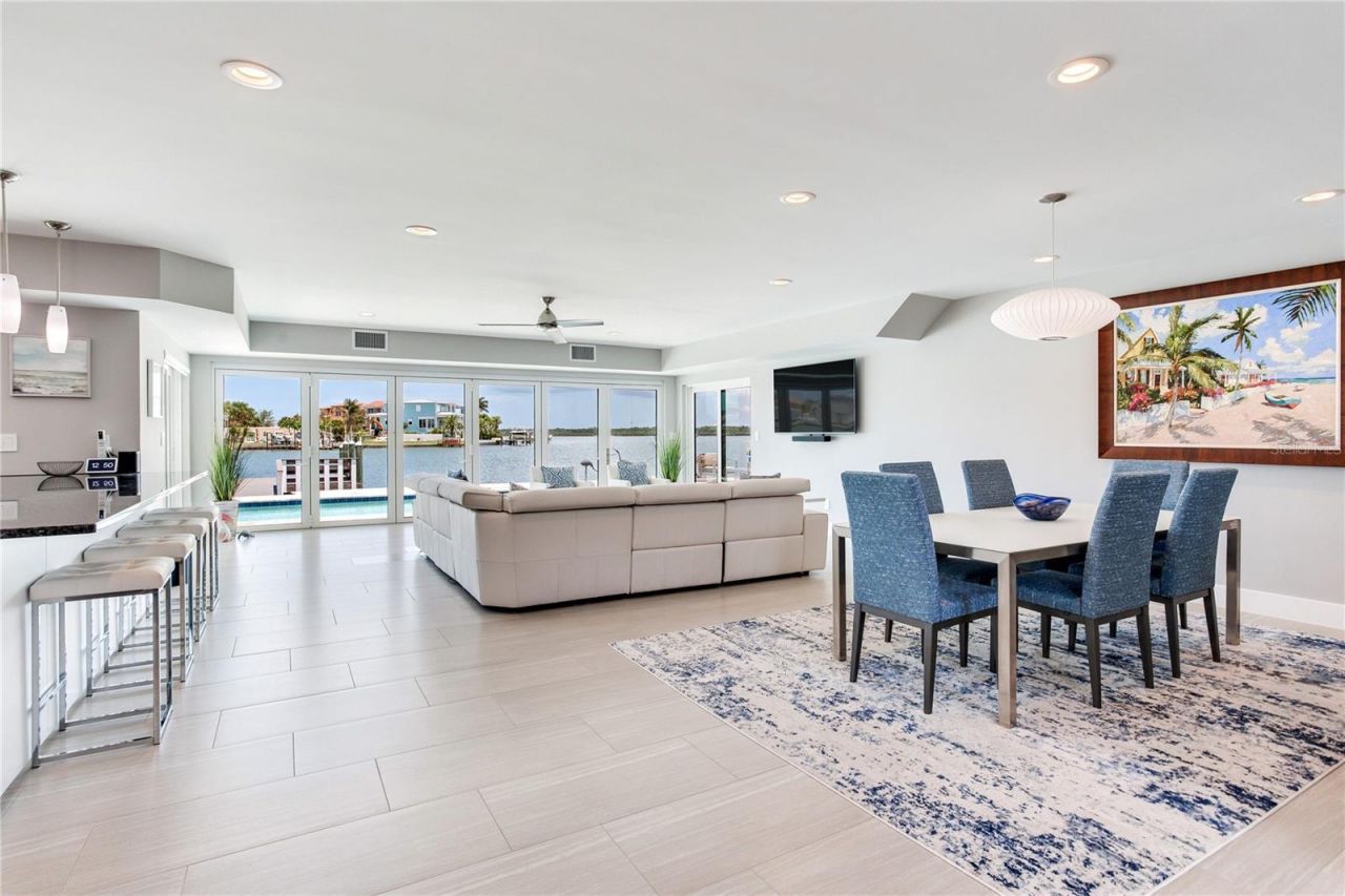16117 4th Street E, Redington Beach, FL 33708 Photo