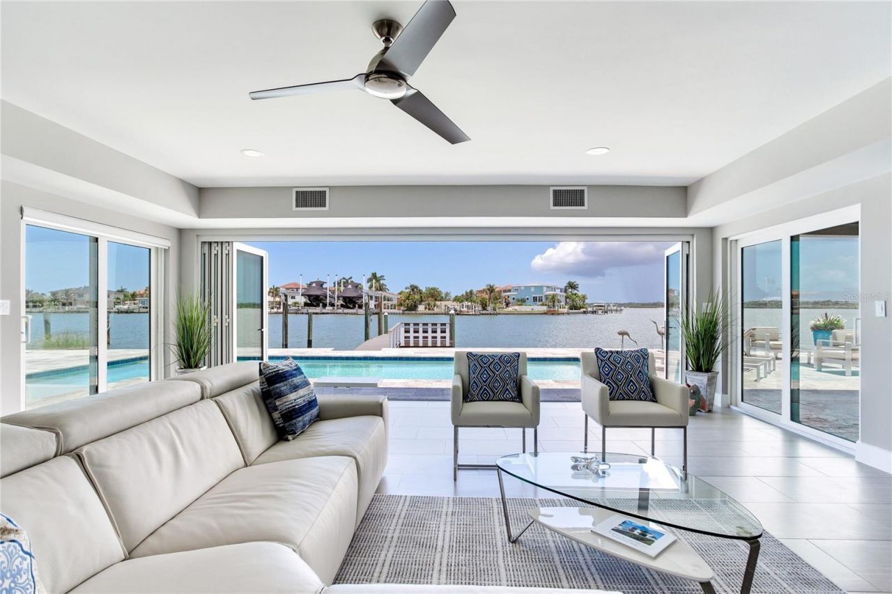 16117 4th Street E, Redington Beach, FL 33708 Photo
