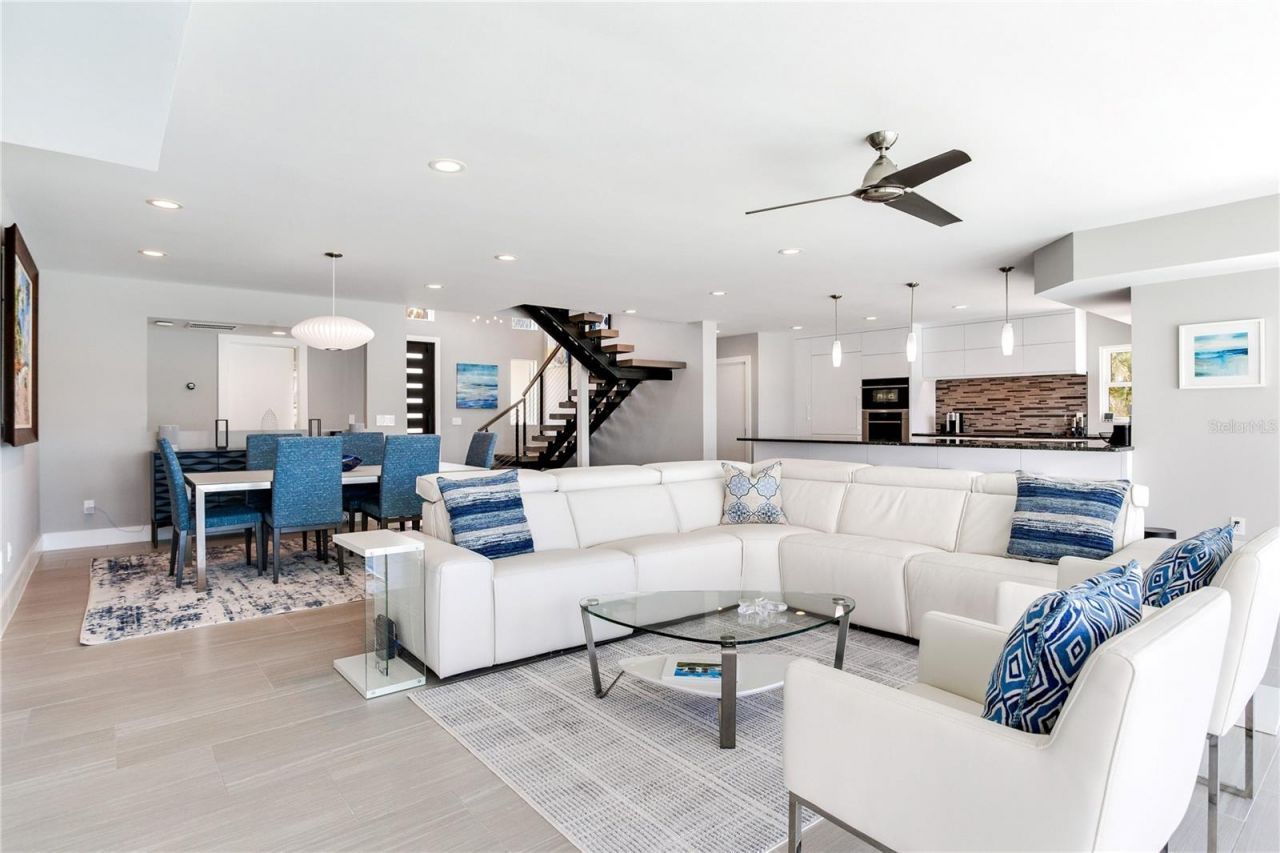16117 4th Street E, Redington Beach, FL 33708 Photo