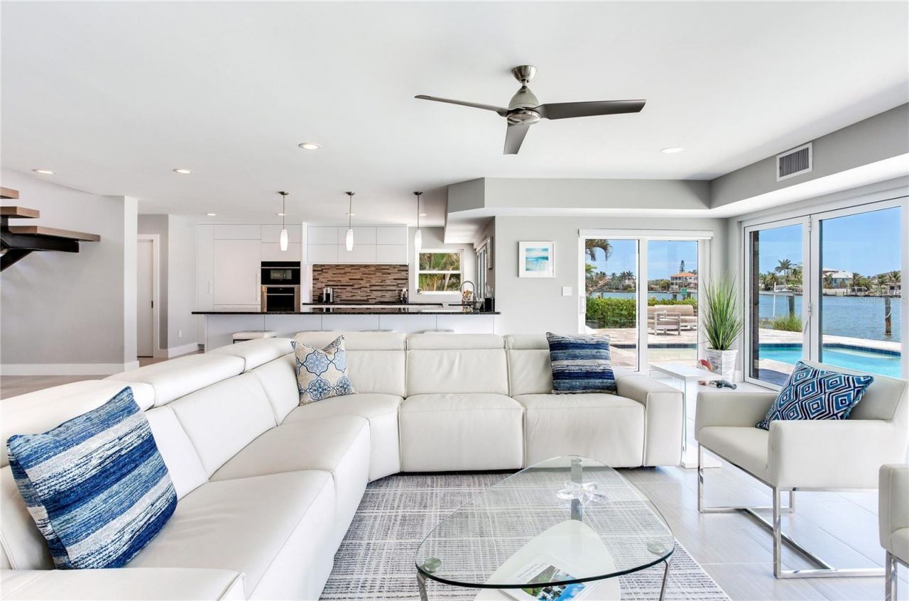 16117 4th Street E, Redington Beach, FL 33708 Photo