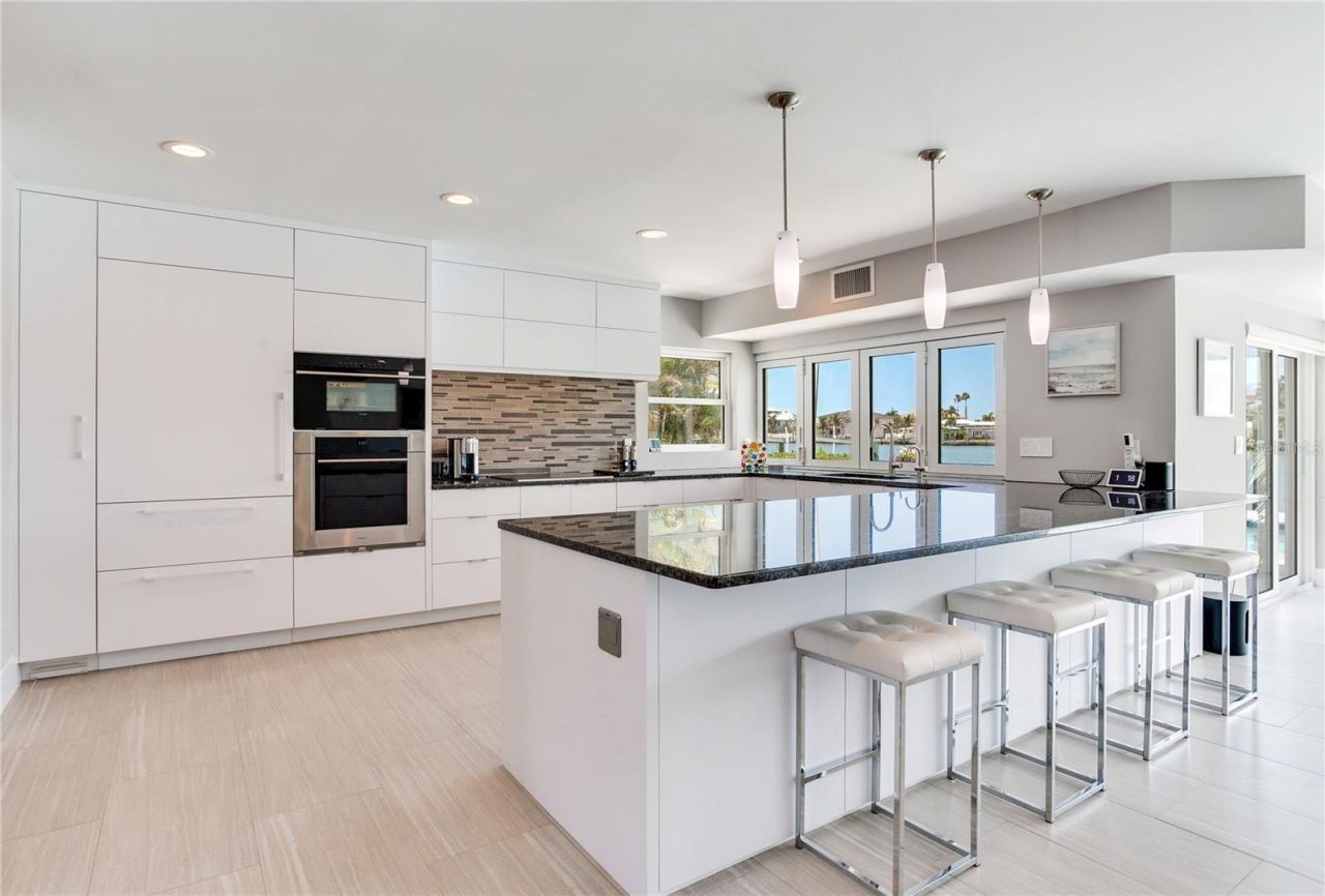 16117 4th Street E, Redington Beach, FL 33708 Photo