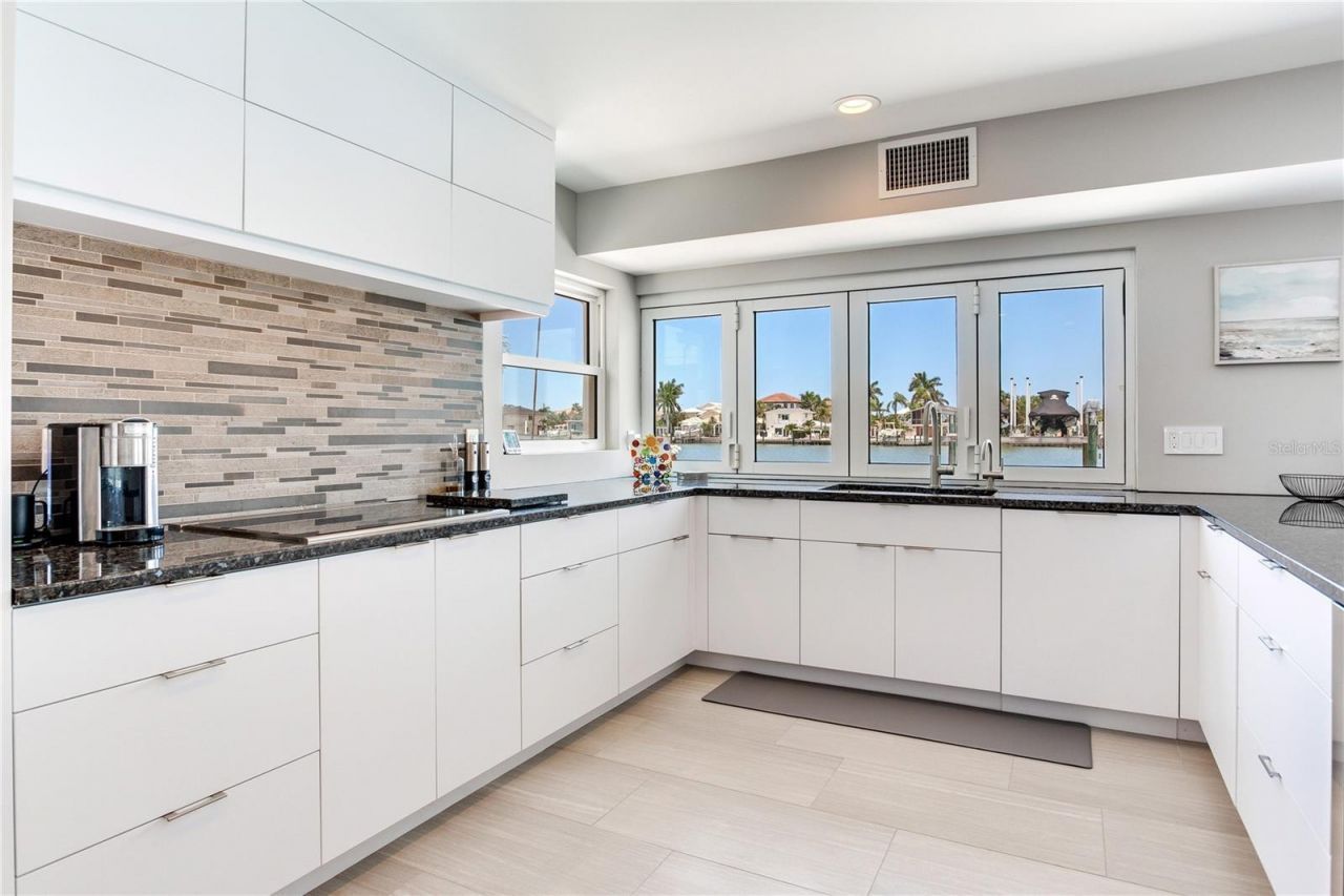 16117 4th Street E, Redington Beach, FL 33708 Photo