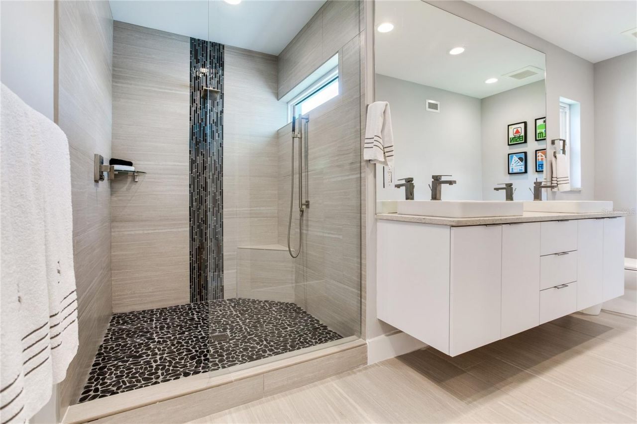 16117 4th Street E, Redington Beach, FL 33708 Photo