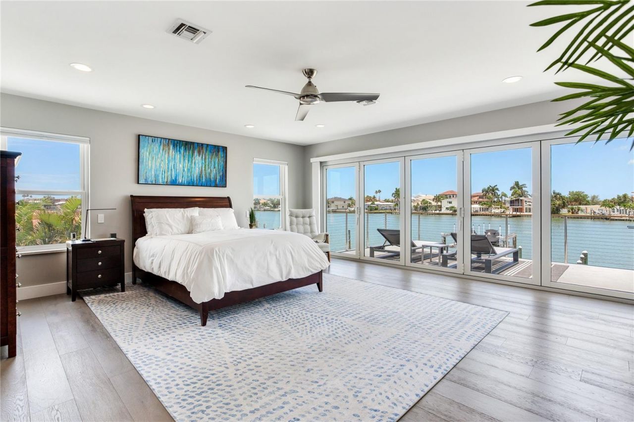 16117 4th Street E, Redington Beach, FL 33708 Photo