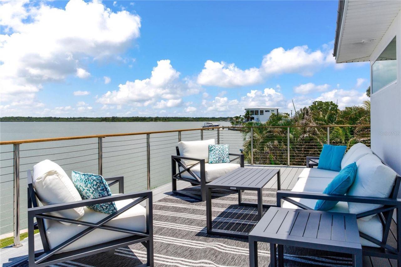16117 4th Street E, Redington Beach, FL 33708 Photo
