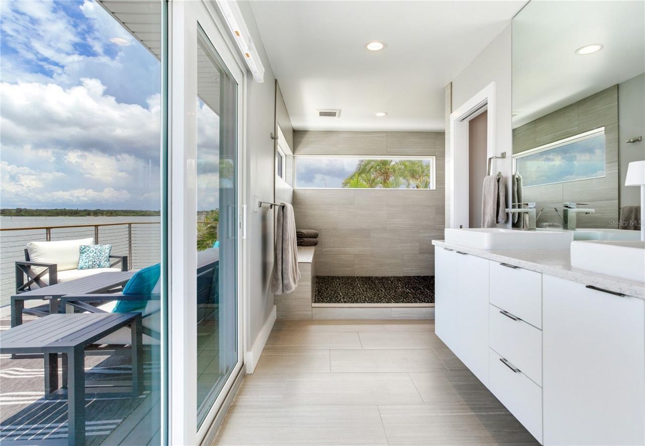 16117 4th Street E, Redington Beach, FL 33708 Photo